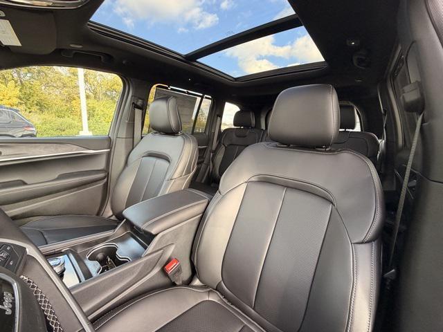 new 2025 Jeep Grand Cherokee car, priced at $46,594