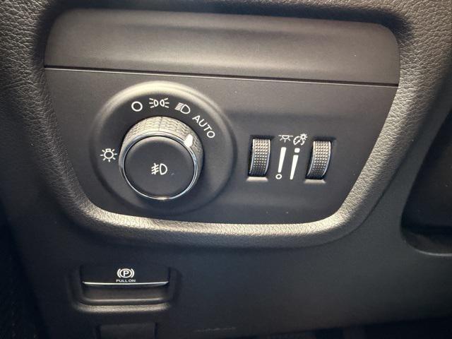 new 2025 Jeep Grand Cherokee car, priced at $46,594