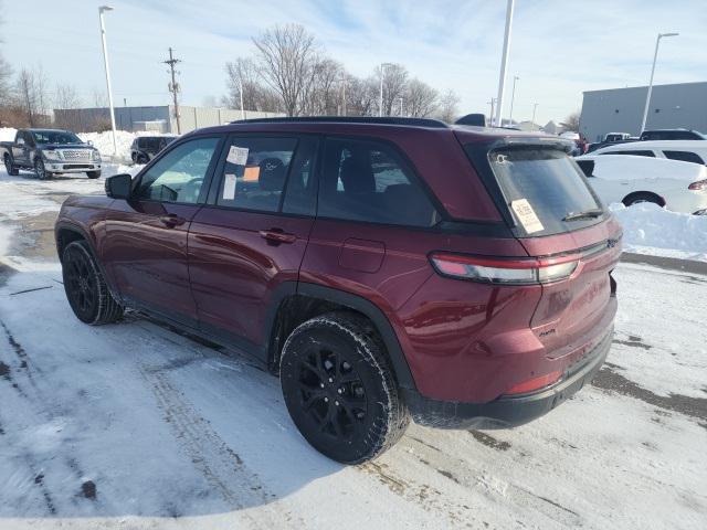used 2024 Jeep Grand Cherokee car, priced at $29,500
