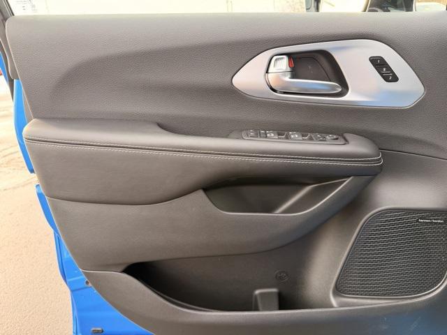 new 2026 Chrysler Pacifica car, priced at $49,545