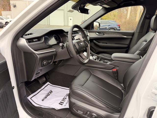 new 2025 Jeep Grand Cherokee car, priced at $44,311