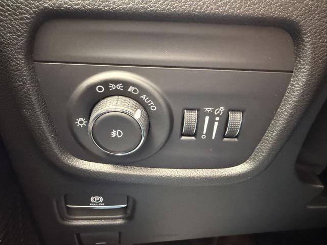 new 2025 Jeep Grand Cherokee car, priced at $44,311