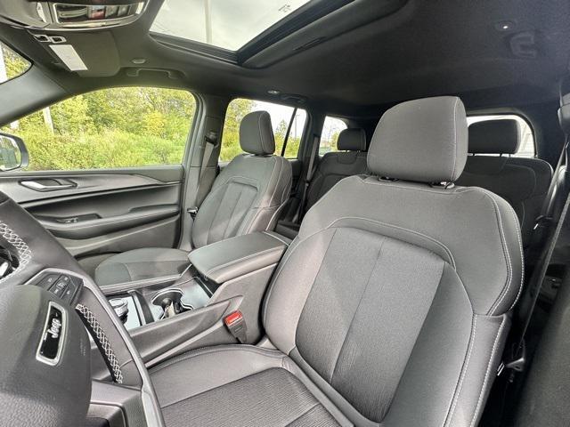 new 2025 Jeep Grand Cherokee car, priced at $39,788