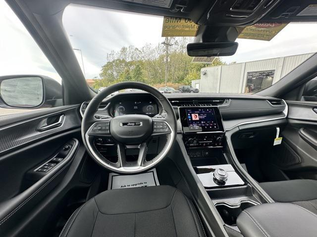 new 2025 Jeep Grand Cherokee car, priced at $39,788