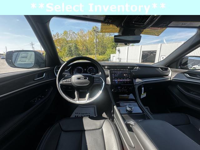 new 2025 Jeep Grand Cherokee car, priced at $44,594