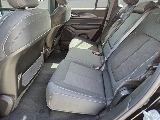 new 2026 Jeep Grand Cherokee car, priced at $35,118