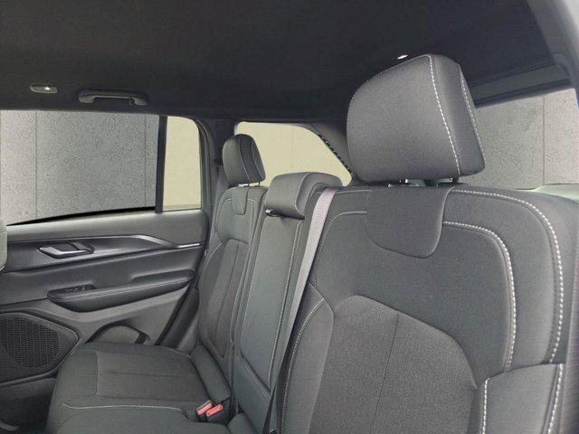 new 2026 Jeep Grand Cherokee car, priced at $32,492