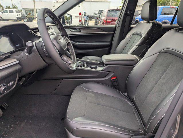 new 2026 Jeep Grand Cherokee car, priced at $40,042