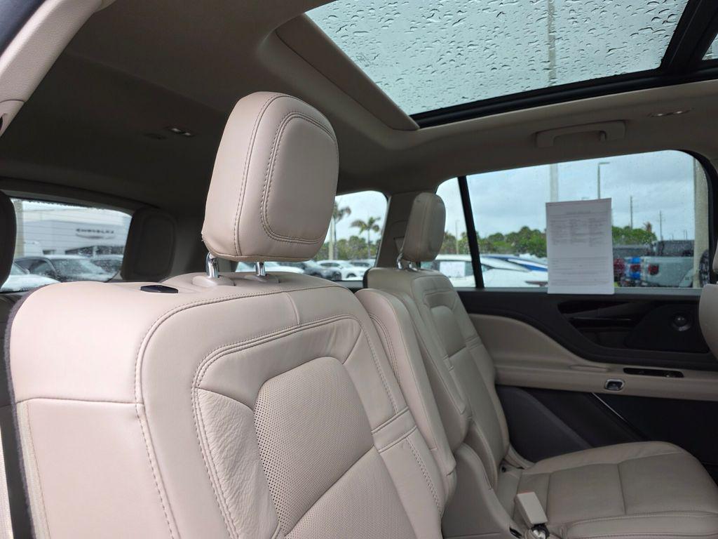 used 2022 Lincoln Aviator car, priced at $37,072