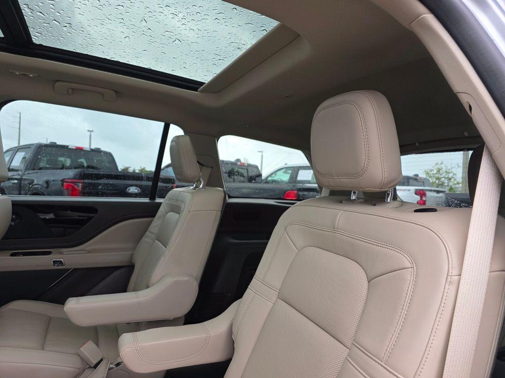 used 2022 Lincoln Aviator car, priced at $37,072