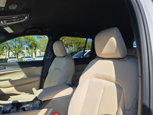 new 2026 Jeep Grand Cherokee car, priced at $37,082