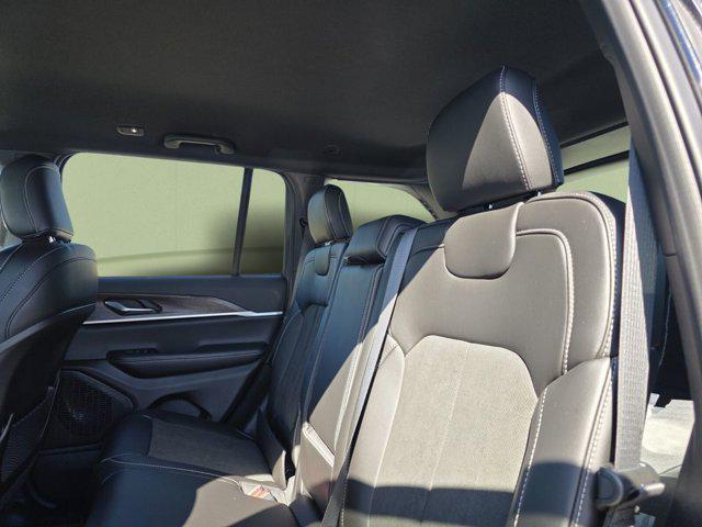new 2026 Jeep Grand Cherokee car, priced at $38,467