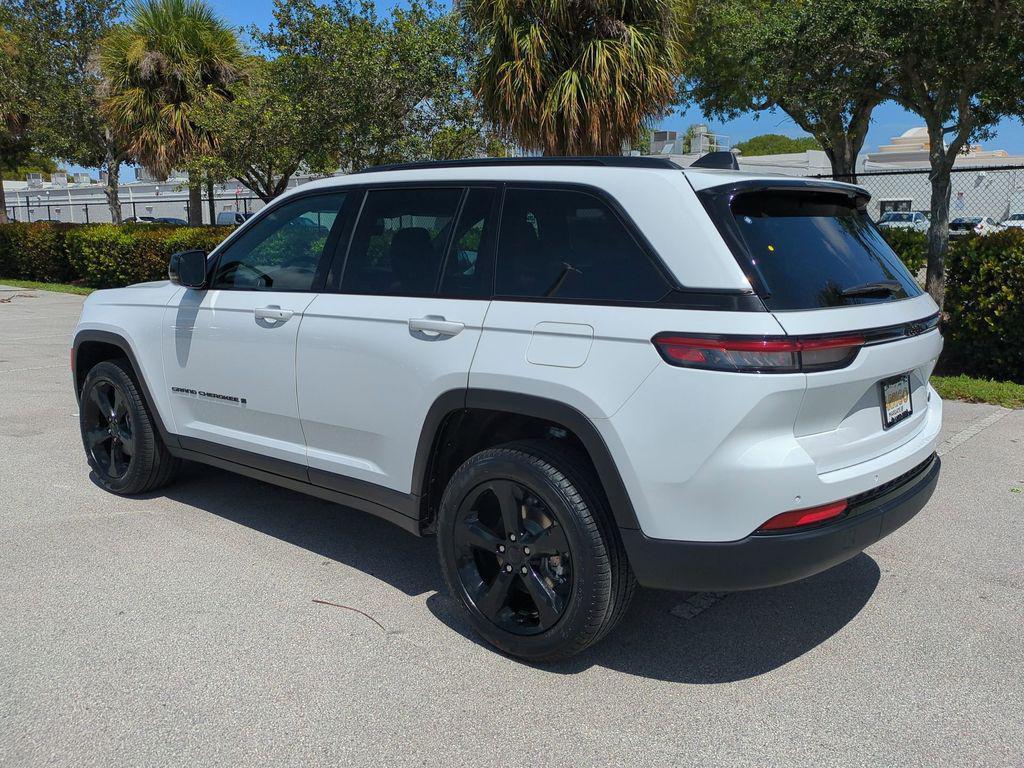 new 2025 Jeep Grand Cherokee car, priced at $48,620