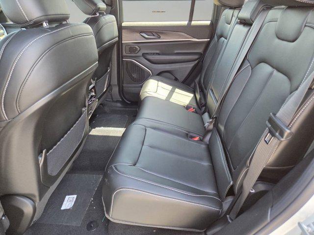new 2026 Jeep Grand Cherokee car, priced at $37,439