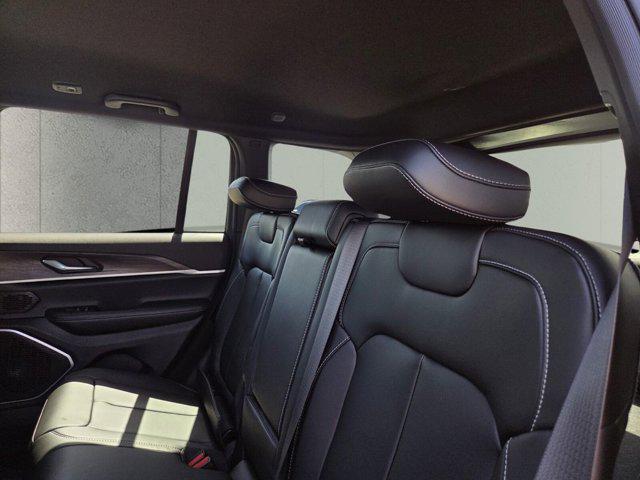 new 2026 Jeep Grand Cherokee car, priced at $37,439