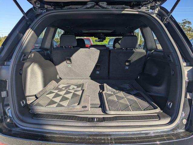 used 2025 Jeep Grand Cherokee car, priced at $34,882