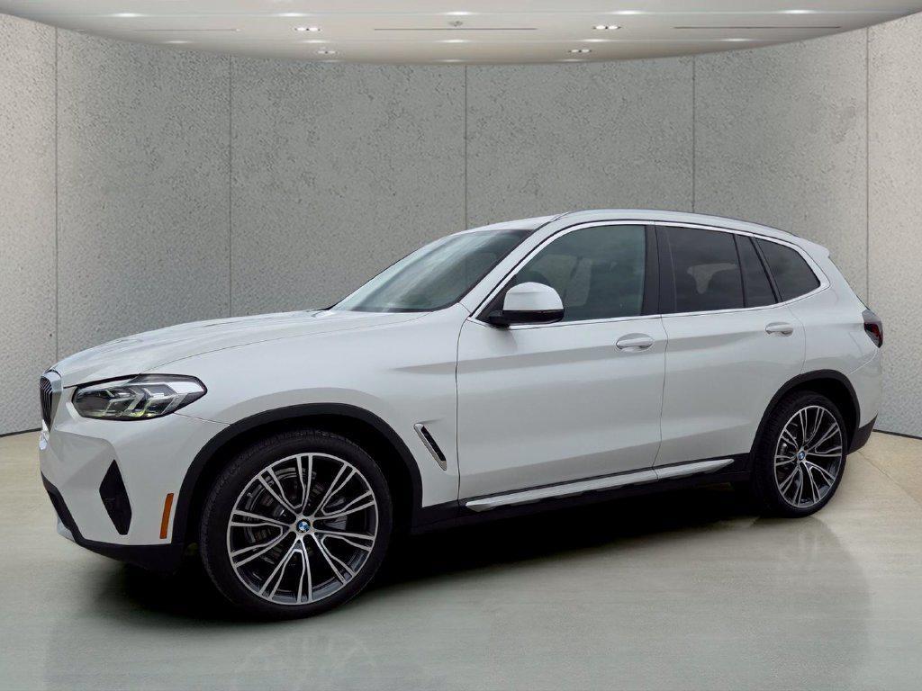 BMW X3 view 10