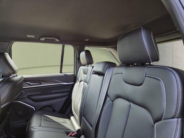 new 2026 Jeep Grand Cherokee car, priced at $37,587