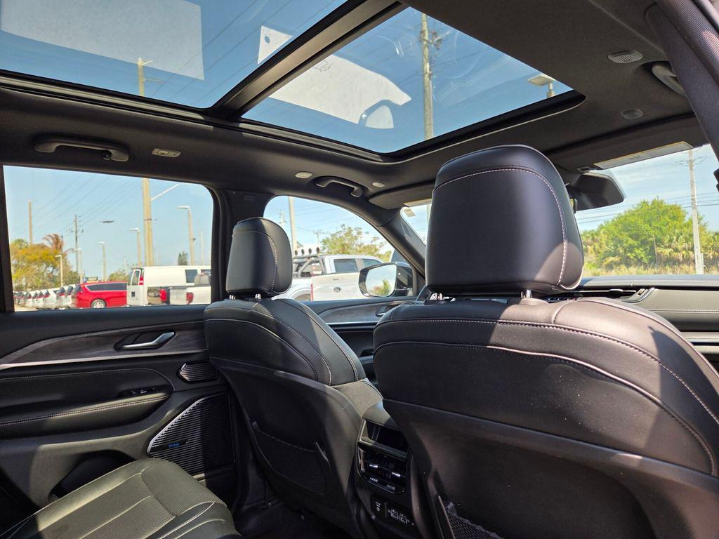 used 2022 Jeep Grand Cherokee car, priced at $32,563