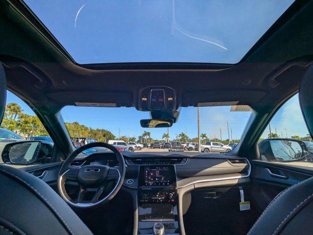 new 2025 Jeep Grand Cherokee car, priced at $33,209