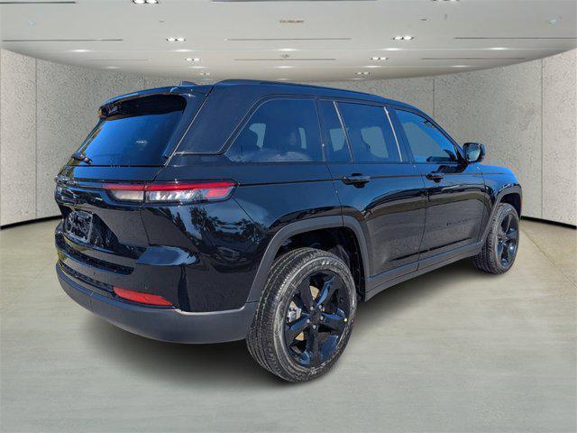 new 2025 Jeep Grand Cherokee car, priced at $37,149