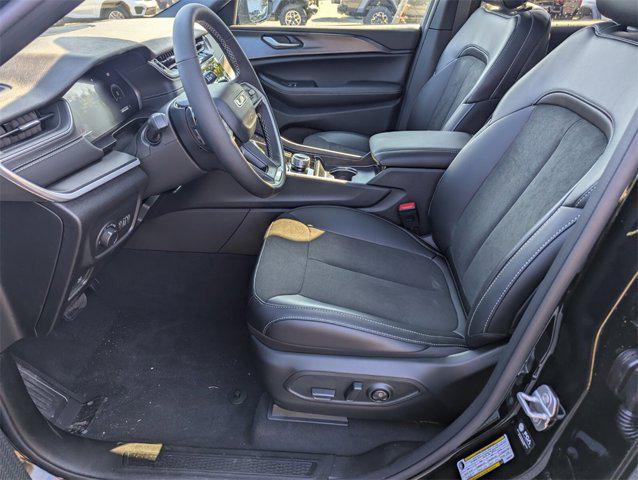 new 2025 Jeep Grand Cherokee car, priced at $37,149