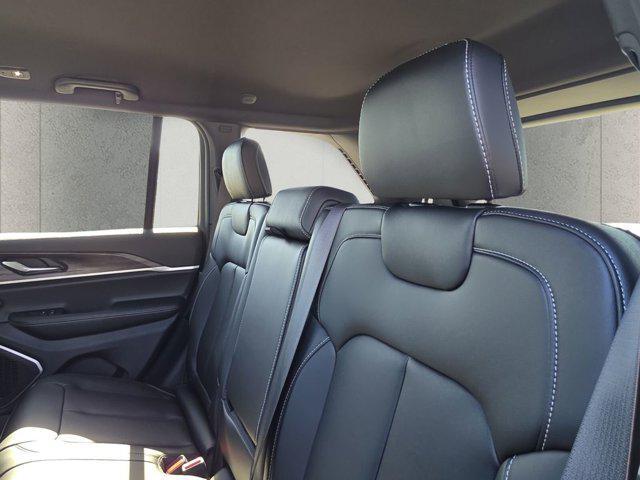 new 2026 Jeep Grand Cherokee car, priced at $37,587