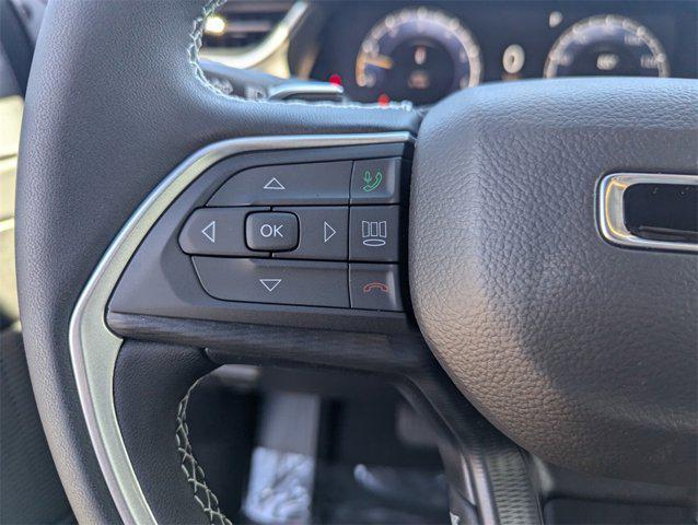 new 2025 Jeep Grand Cherokee car, priced at $27,550