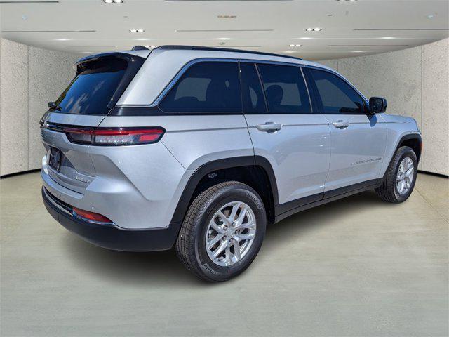 new 2025 Jeep Grand Cherokee car, priced at $27,550
