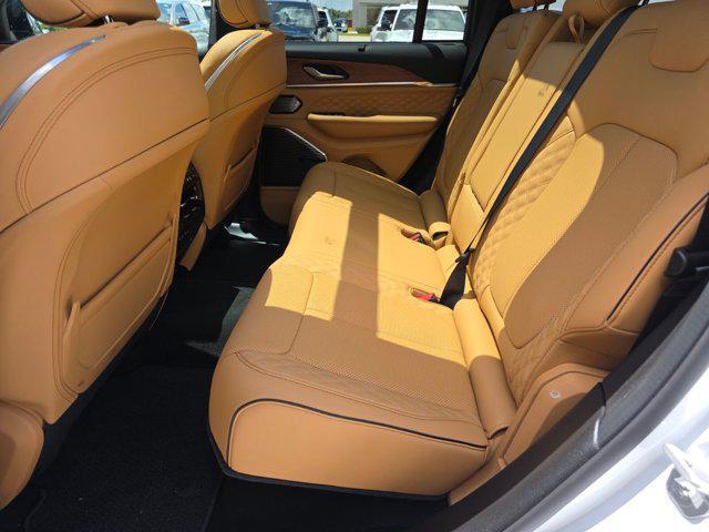 new 2026 Jeep Grand Cherokee car, priced at $62,379
