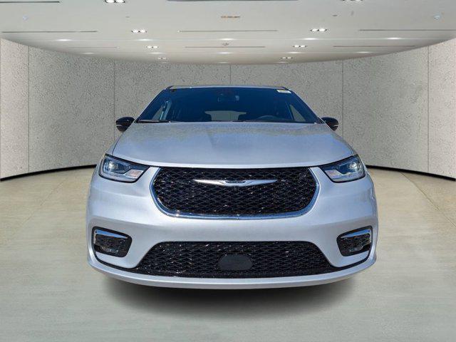 new 2026 Chrysler Pacifica car, priced at $39,637