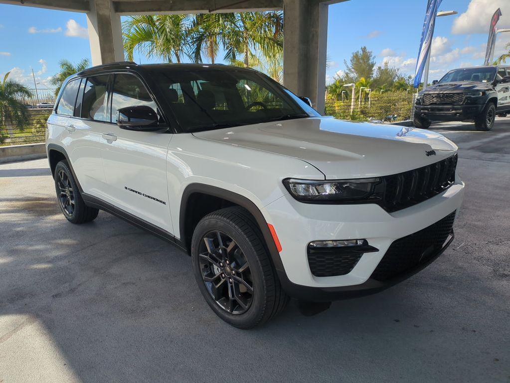new 2025 Jeep Grand Cherokee car, priced at $40,551