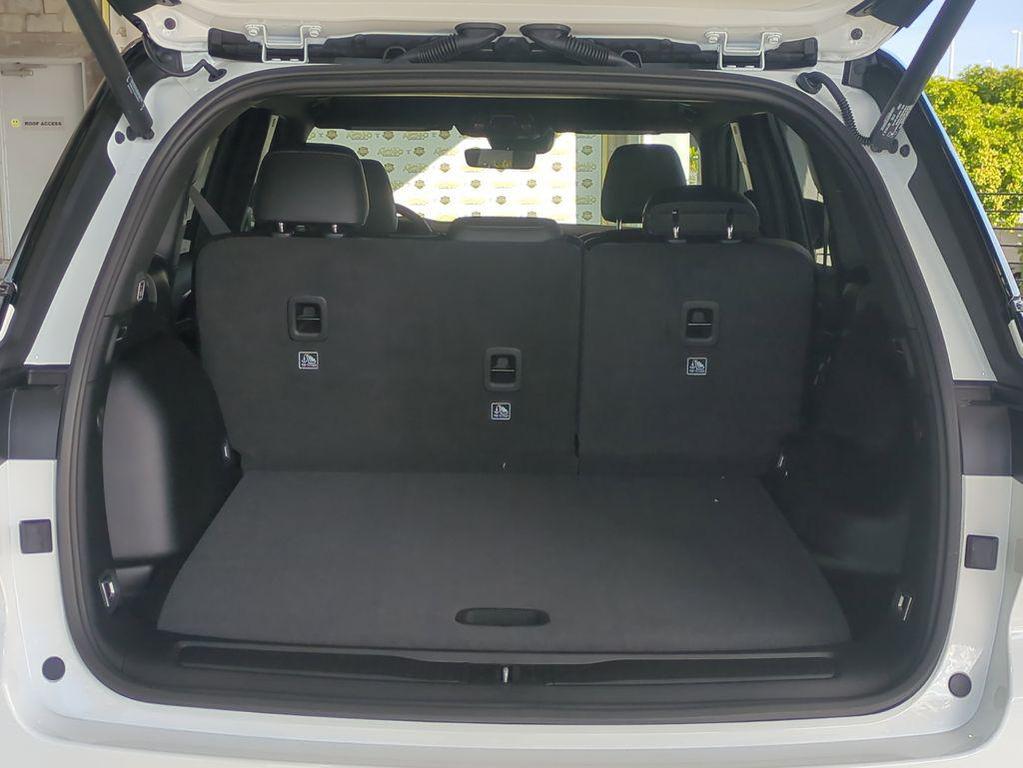 new 2025 Jeep Grand Cherokee car, priced at $40,551