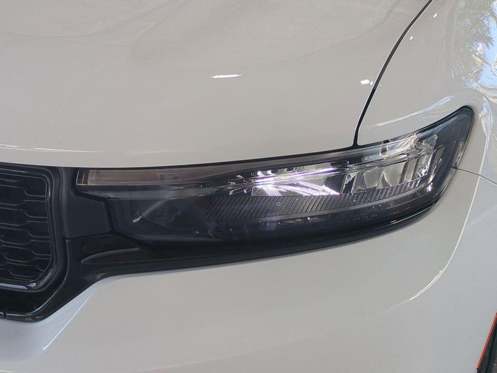 new 2025 Jeep Grand Cherokee car, priced at $40,551