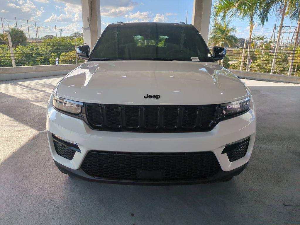 new 2025 Jeep Grand Cherokee car, priced at $40,551