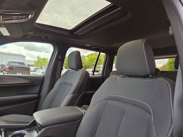 new 2026 Jeep Grand Cherokee car, priced at $35,904