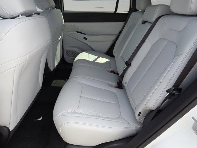 new 2026 Jeep Cherokee car, priced at $37,635