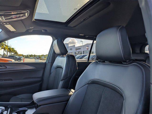 new 2025 Jeep Grand Cherokee car, priced at $37,149