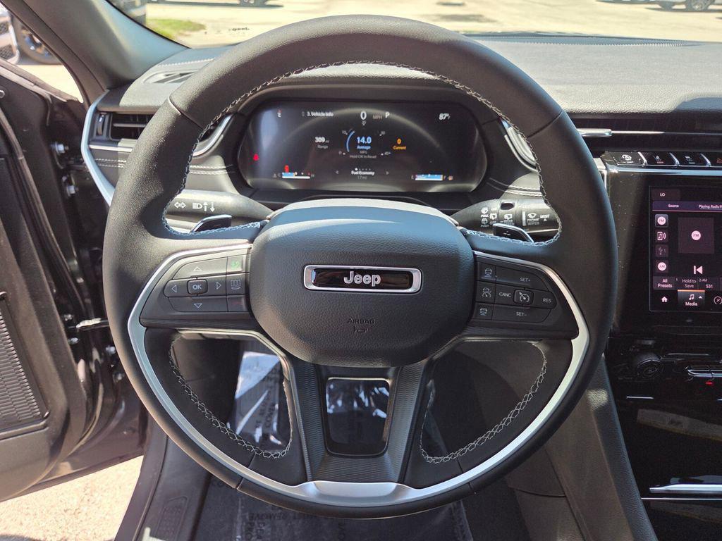 new 2026 Jeep Grand Cherokee car, priced at $43,595