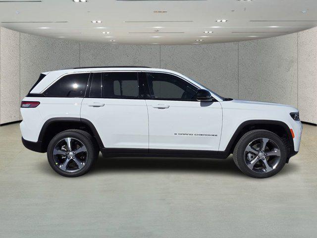new 2026 Jeep Grand Cherokee car, priced at $37,082