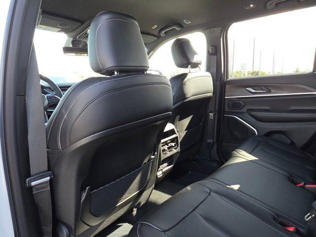 new 2026 Jeep Grand Cherokee car, priced at $37,082