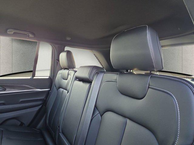 new 2026 Jeep Grand Cherokee car, priced at $37,082