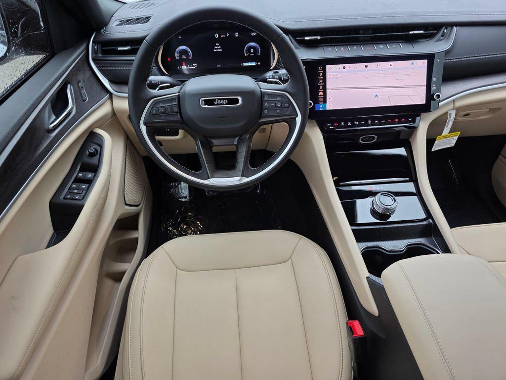 new 2026 Jeep Grand Cherokee car, priced at $47,895