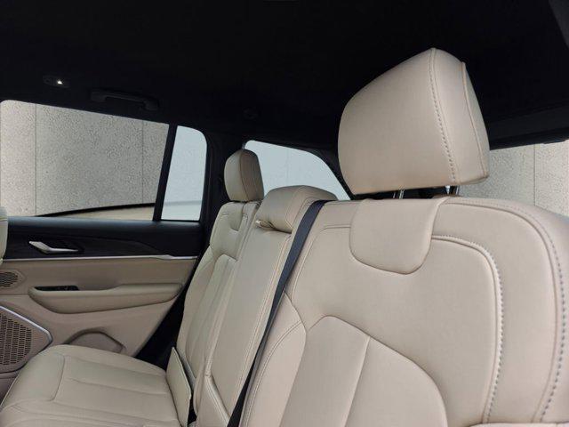 new 2026 Jeep Grand Cherokee car, priced at $37,439