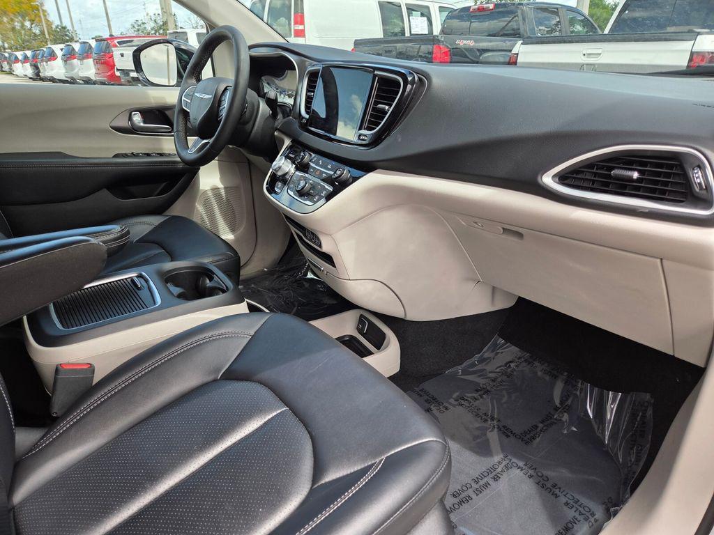 used 2024 Chrysler Pacifica car, priced at $25,993