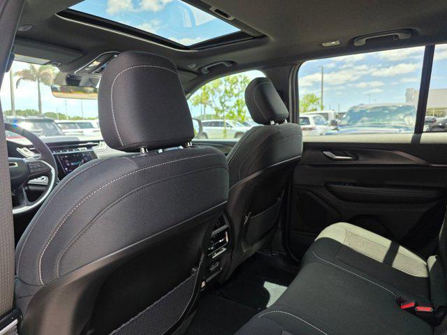 new 2026 Jeep Grand Cherokee car, priced at $38,021