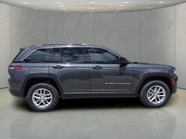 new 2026 Jeep Grand Cherokee car, priced at $38,021