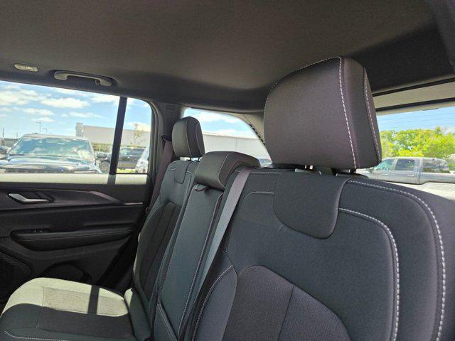 new 2026 Jeep Grand Cherokee car, priced at $38,021