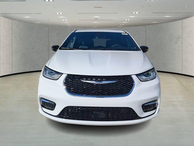 new 2026 Chrysler Pacifica car, priced at $39,192