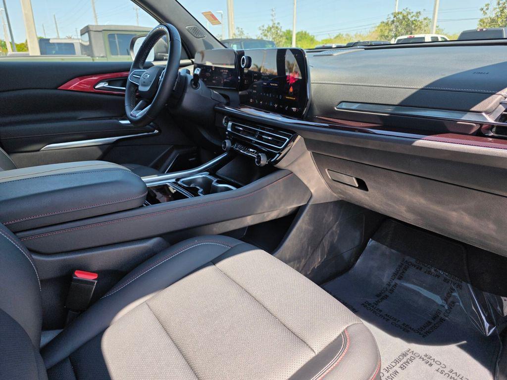 used 2024 Chevrolet Traverse car, priced at $40,993